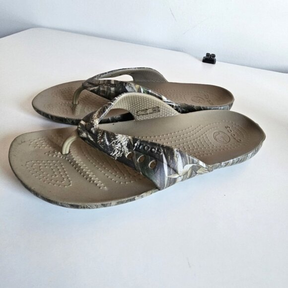 Crocs Women's Camouflage Thong Sandals Size 10 - Picture 2 of 9